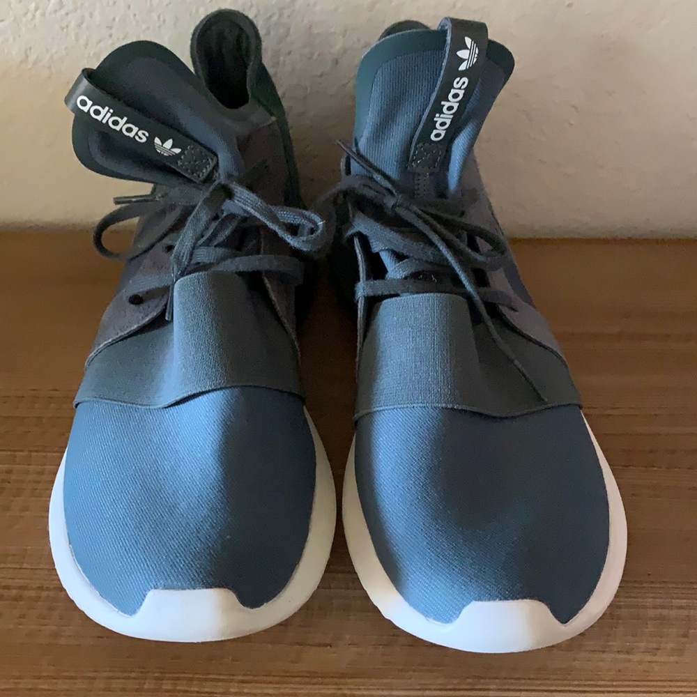 Adidas tubular shoes size 10 excellent condition